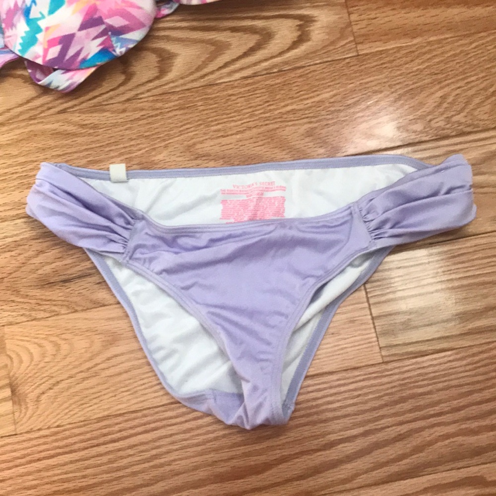 Bikini - Picture 3 of 5